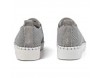 B M Bernie Mev New York Women\'s TW98 Soft-Wildleder-Sneaker eine Sneaker mit weichem perforiertem Leder und bequemem Komfort mit Memory-Schaum-Fußbett