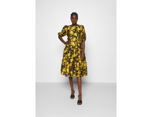 Cras LILICRAS DRESS - Cocktailkleid/festliches Kleid - yellow/gelb
