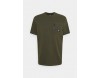 Nike Sportswear T-Shirt basic - cargo khaki/cargo khaki/black oxidized/oliv